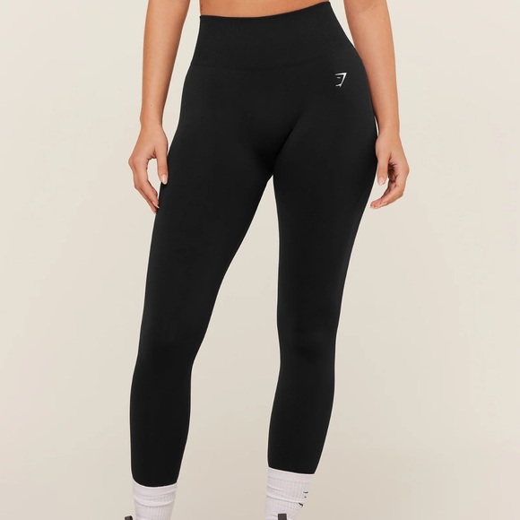 Gymshark Everyday Seamless Leggings (burgundy) - Picture 3 of 9